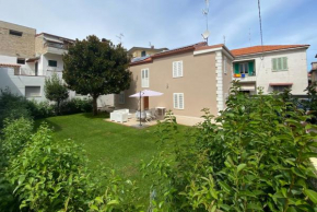 Villetta indipendente con giardino vicino al mare Martinsicuro
